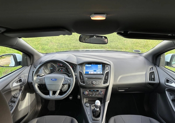 Ford Focus cena 39700 przebieg: 205000, rok produkcji 2018 z Kartuzy małe 56